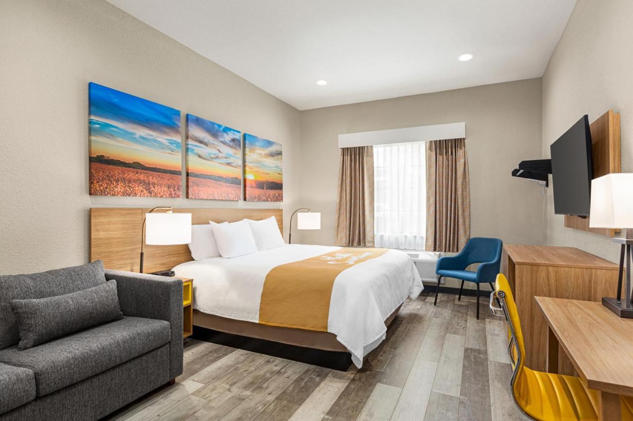 Days Inn & Suites By Wyndham Greater Tomball Exterior photo